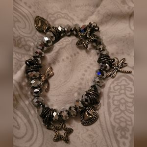 Beautiful black Glass style Charm bracelet w/dragonflies / hearts / stars